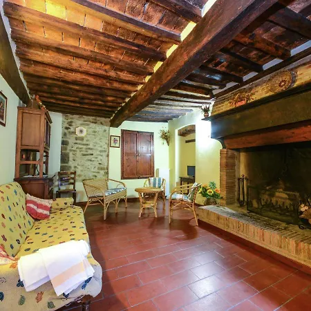 Holiday home Royal Holiday Home With Swimming Pool Monte Santa Maria Tiberina